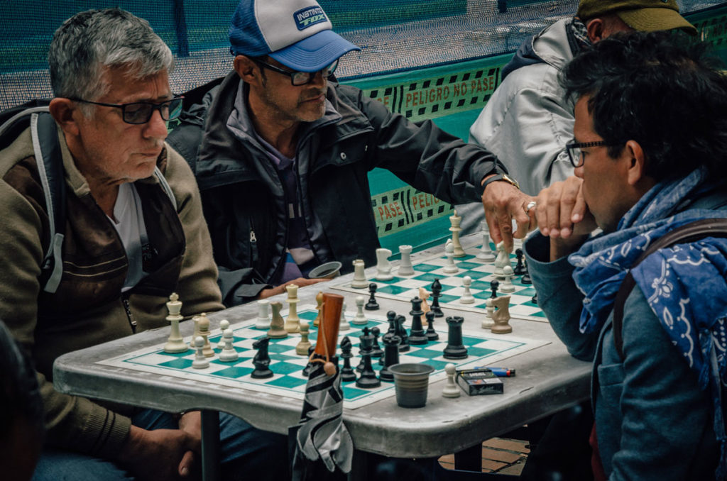 Group of men playing chess - Bogotá