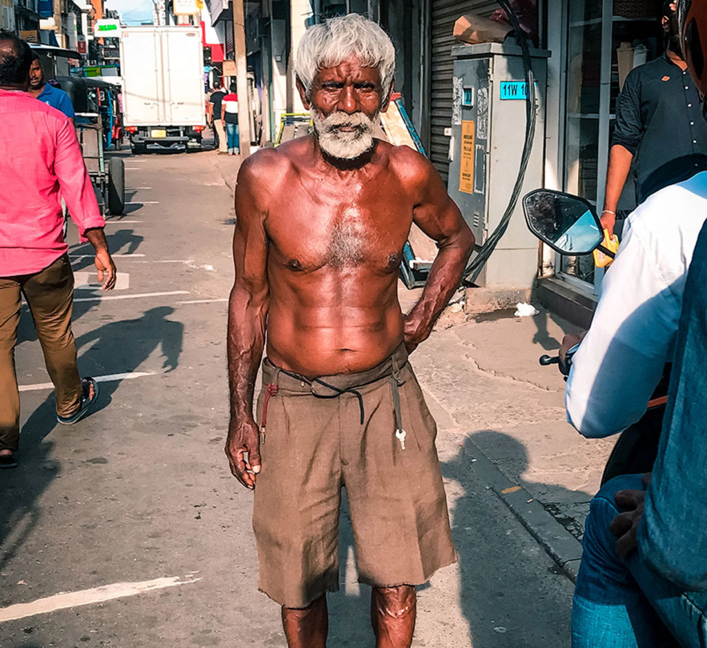 Elderly shirtless man - Pettah