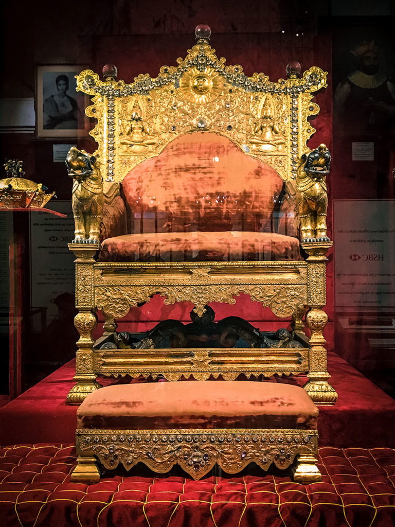 Golden throne of the King of Kandy - Colombo