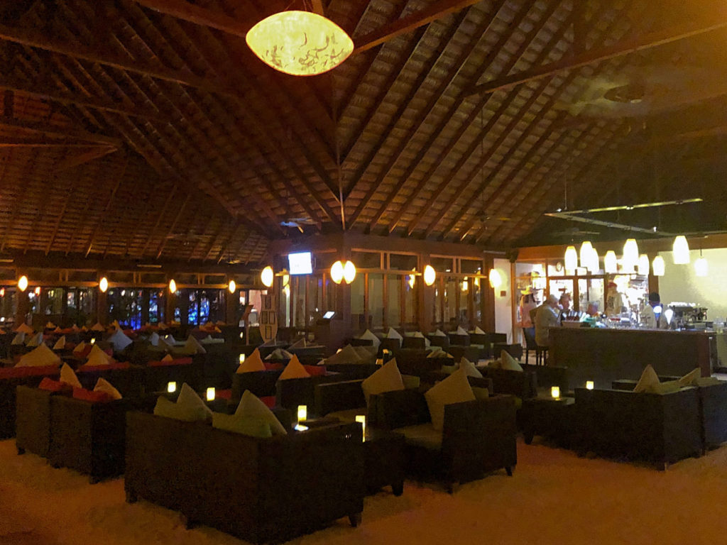 Resort restaurant - Vilamendhoo Island
