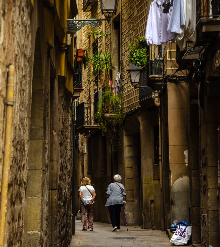 Barcelona Gothic Quarter Narrow Street